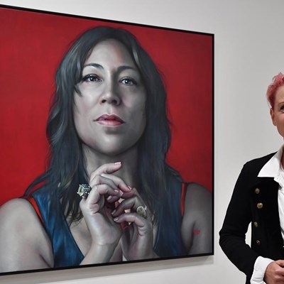 Kathrin Longhurst Awarded 2021 Archibald Packing Room Prize for Kate Ceberano Portrait