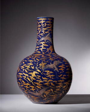 Bought as a Cheap Urn, A Qing Dynasty Vase May Fetch $180,000 at Auction