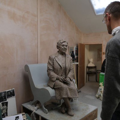  Bronze Sculpture of Agatha Christie Unveiled in Wallingford