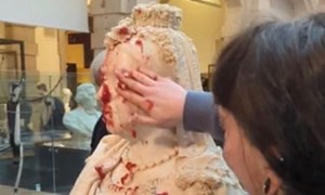 Queen Victoria Bust at Kelvingrove Museum, Scotland, undamaged After Protest