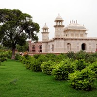 The Gardens of Agra, India, Back in Bloom