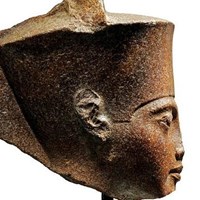 Egypt Calls in Interpol to Reclaim 3,000-Year-Old Tutankhamun Artefact